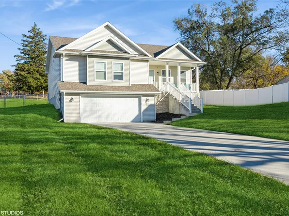 3335 E 24th St, Des Moines, IA 50317