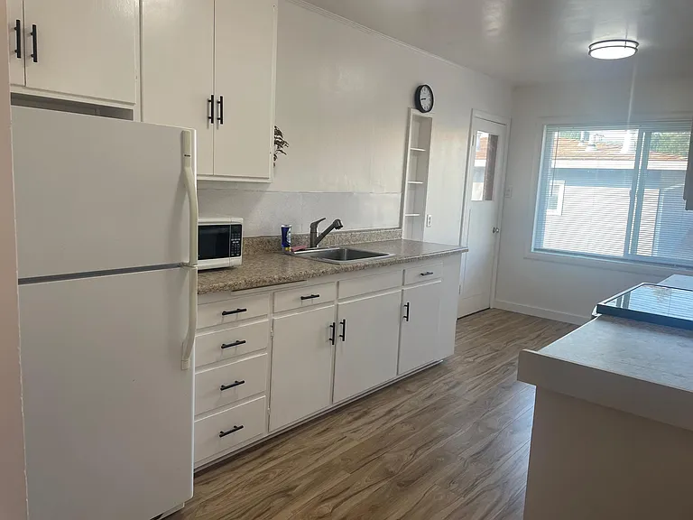217 Millwood Dr #8 — Photo 3