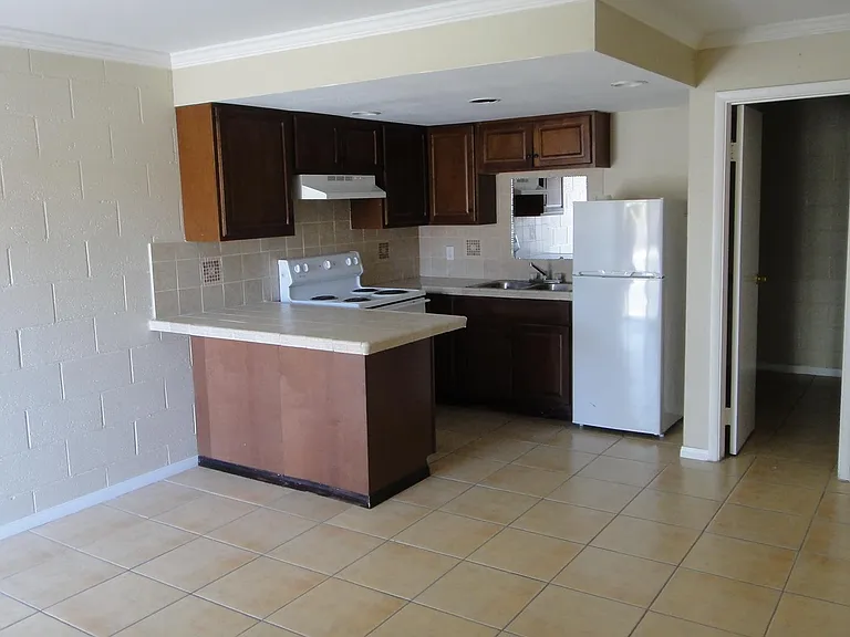 691 E Naples Dr #12 — Photo 5