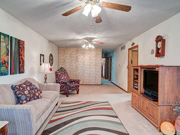 4th image of 2042 Wesley St