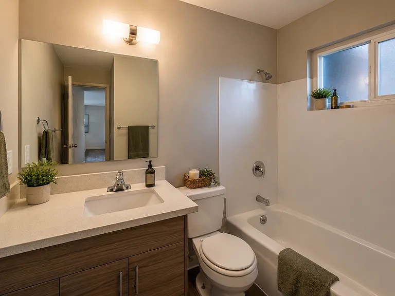 Sylvan Court — Photo 4
