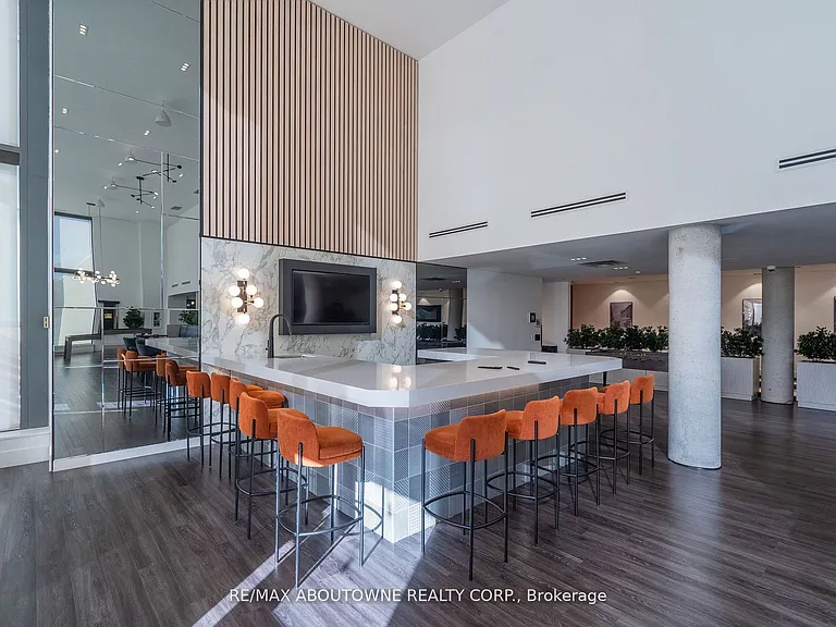 5 Wellington St S #1407 — Photo 21
