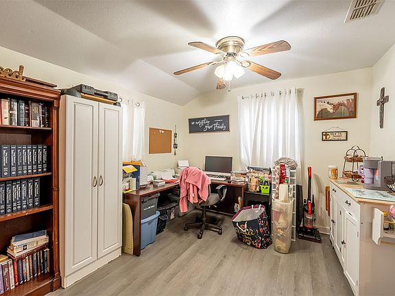 4th image of 408 E Kolstad St