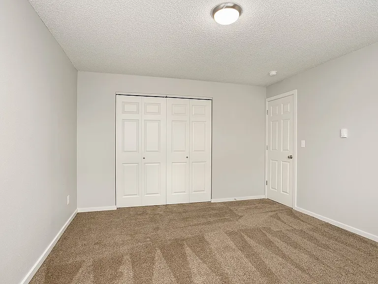 1418 Valley Ave E — Photo 23