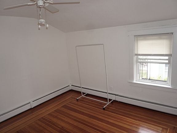 5th image of 237 Webster St #1