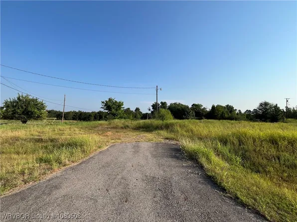 802 E Central Ave, Lavaca, AR 72941