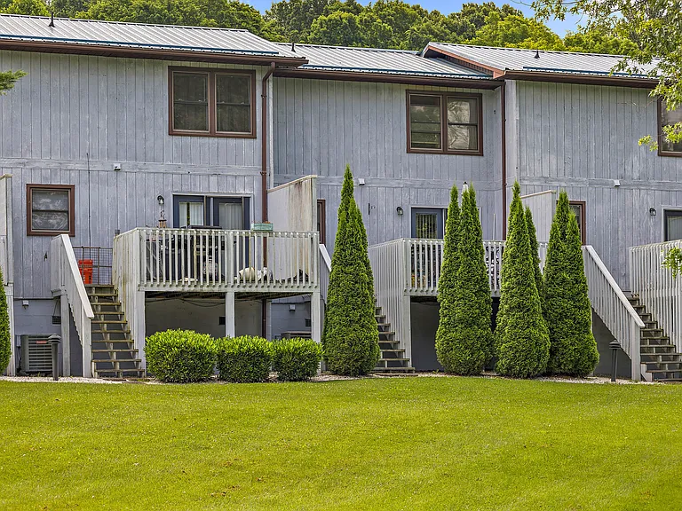 2812 S Greenwood Dr — Photo 14