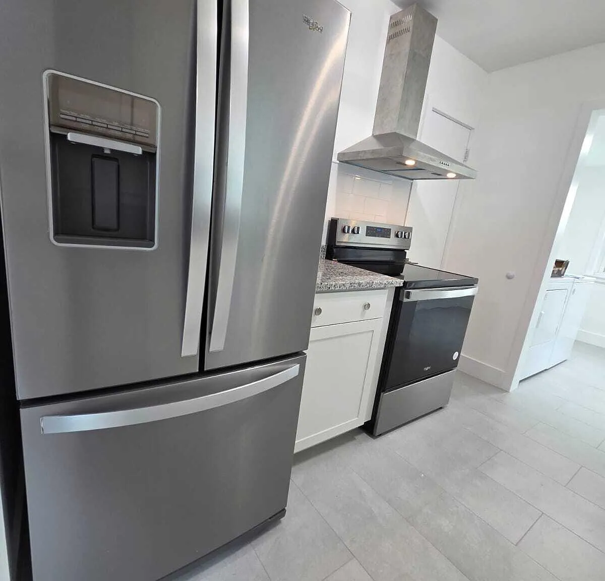 2 bed, 1.0 bath, 1138 sqft, $1,800 — Photo 3