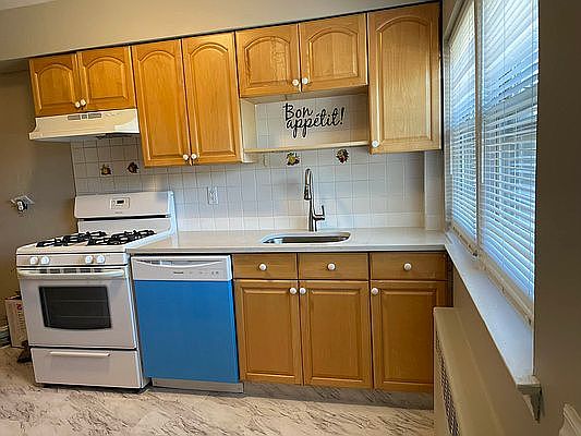 1st image of 21-50 Clintonville St Floor 2