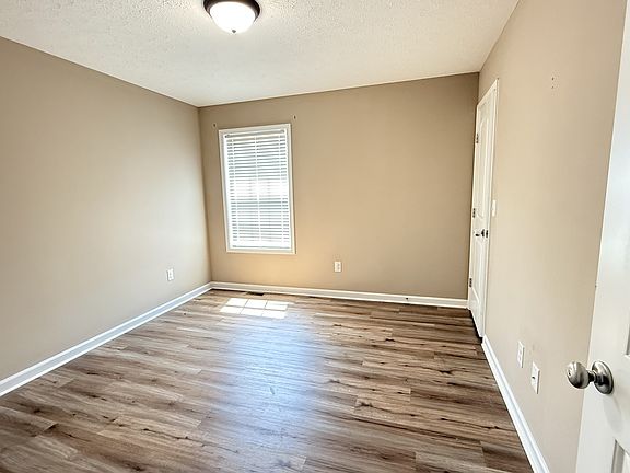 4th image of 1041 Hurricane Rd