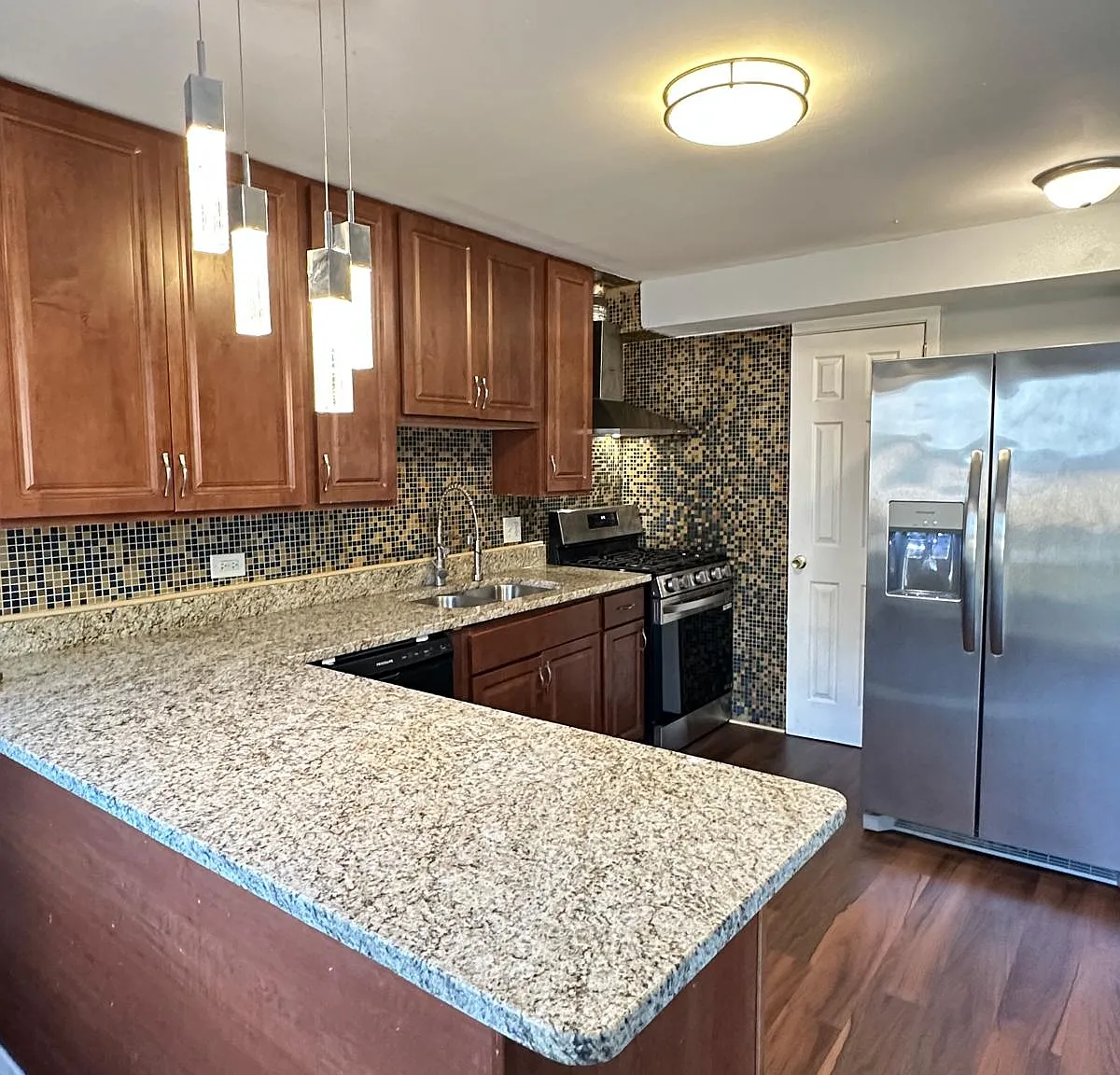 3 bed, 1316 sqft, $2,950 — Photo 1