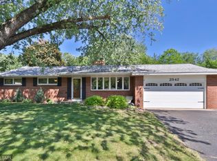 2542 Bittersweet Ln, Saint Paul, MN 55109