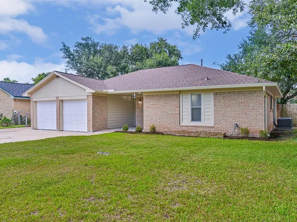 117 Dallas St, Angleton, TX 77515