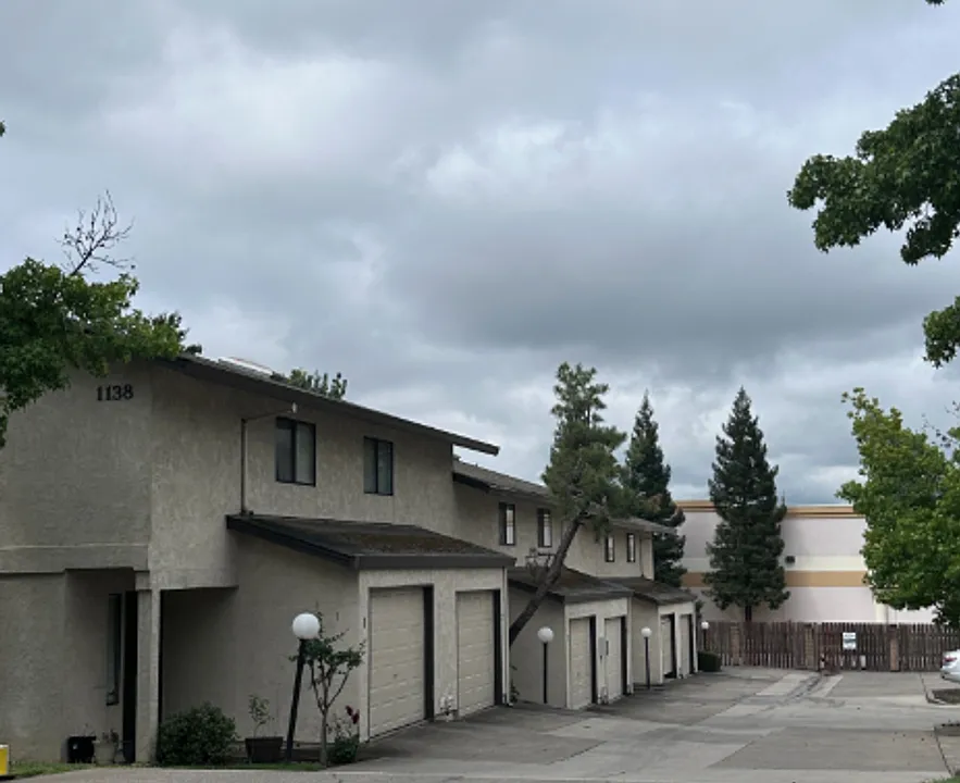 1138 Brandon Ct