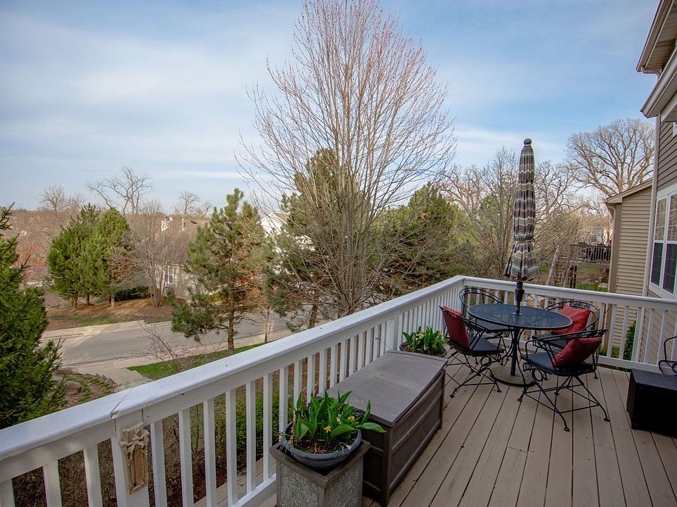 2nd image of 930 Viewpointe Dr
