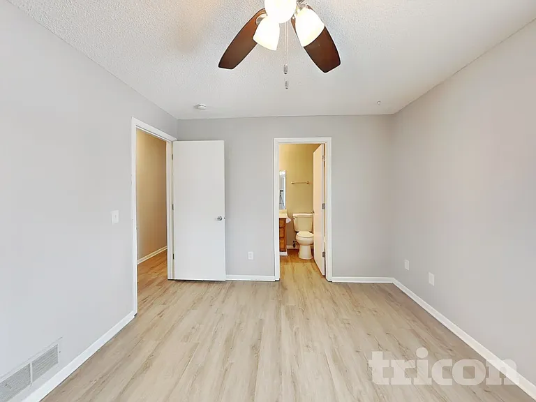 8301 Thomas Ave N — Photo 5