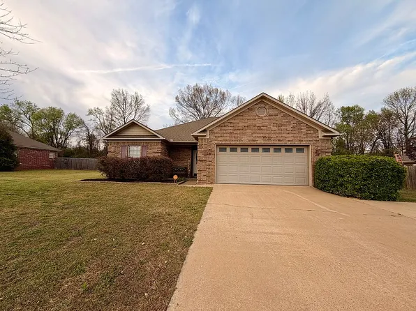 500 Meadow Lynn Dr, Morrilton, AR 72110