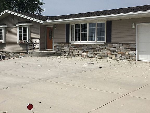 3rd image of 40104 Lake Volney Ln