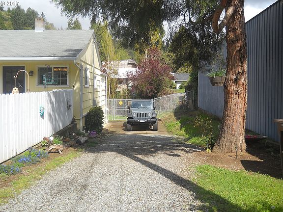 4th image of 540 W 1st St
