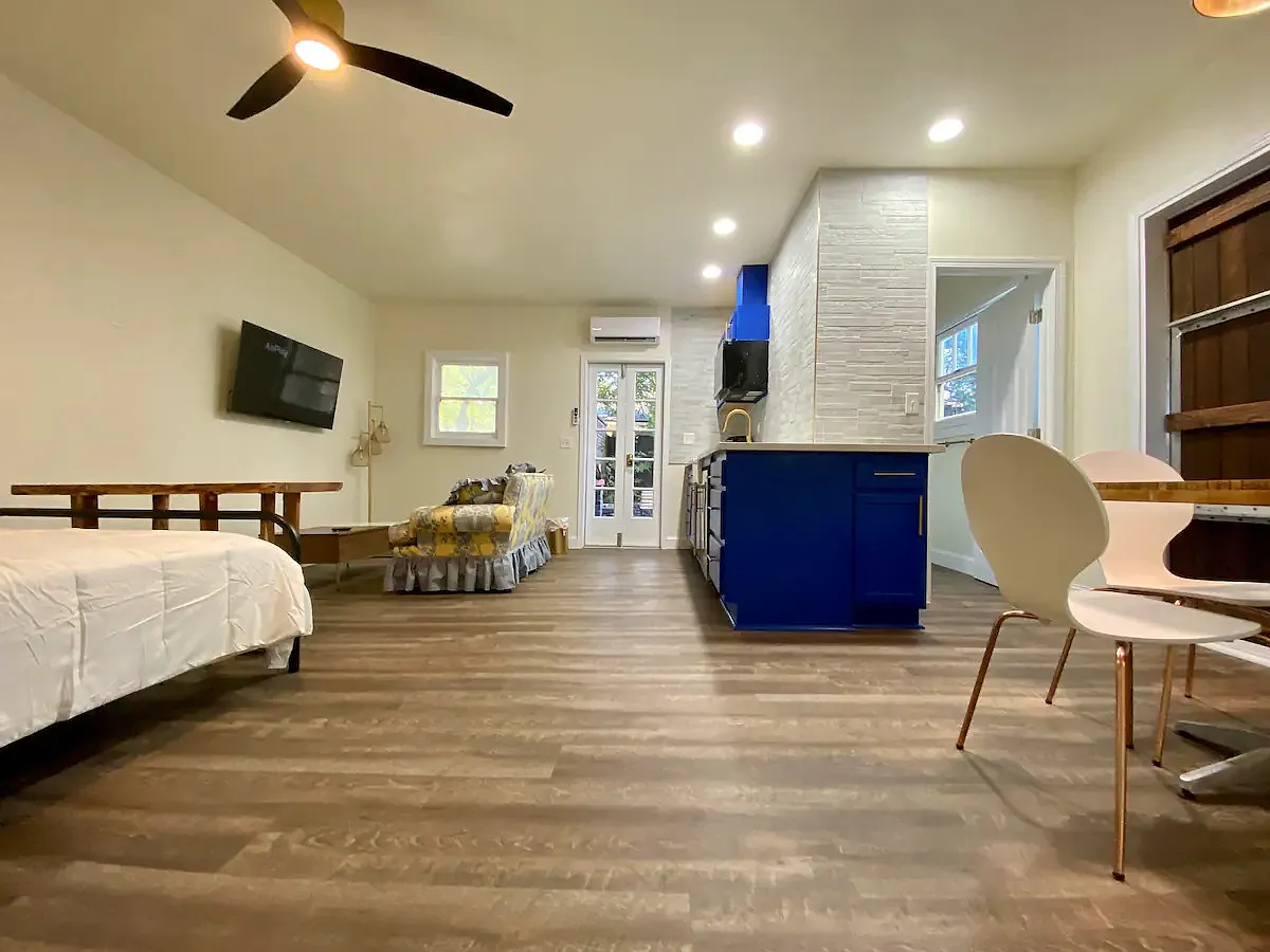Studio, 440 sqft, $1,695 — Photo 4