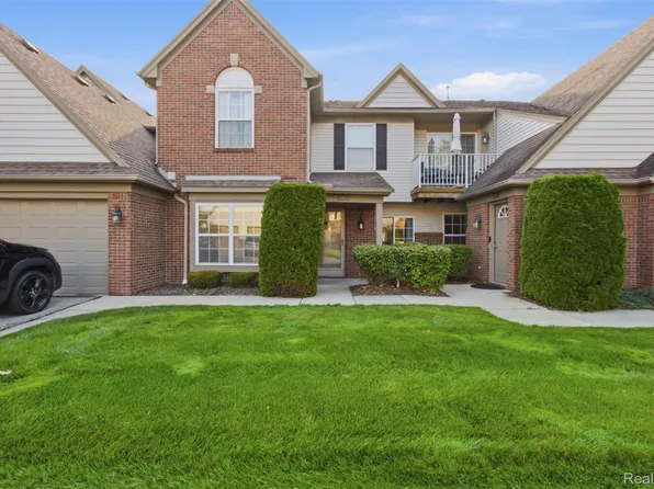 20656 Dunham Rd #18, Clinton Township, MI 48038