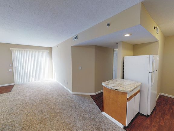 5th image of 709 S Wall St #307