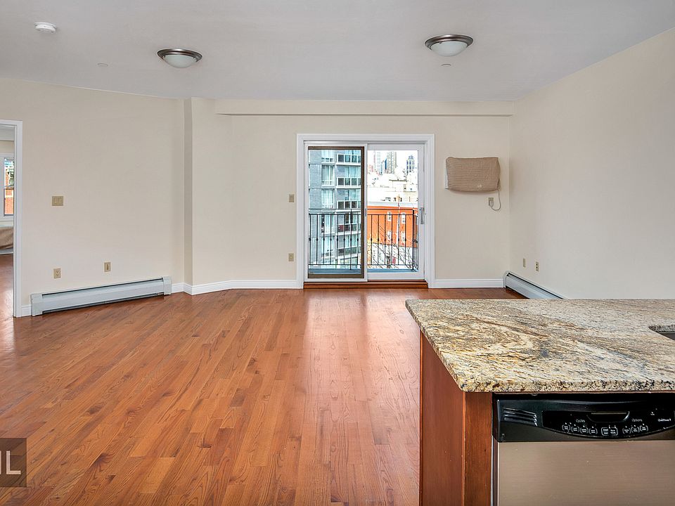 1st image of 12-03 Jackson Ave #4FF