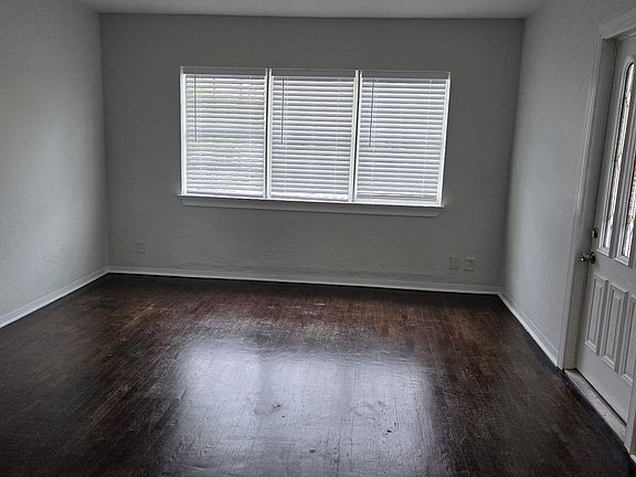 4th image of 311 SW 12th Ct