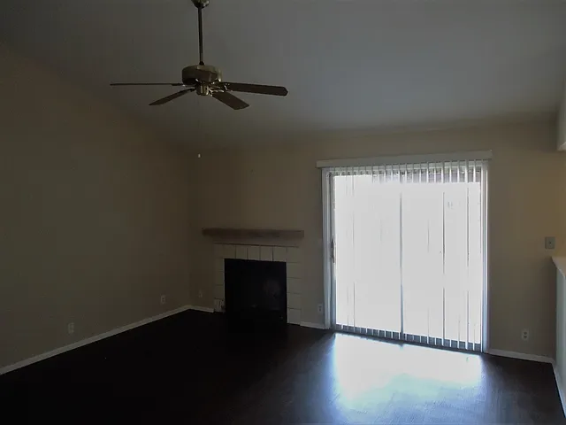 5553 W Shangri La Rd — Photo 4
