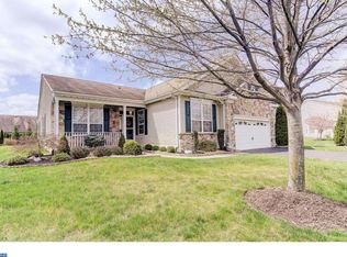 50 Chamber Ln, Columbus, NJ 08022