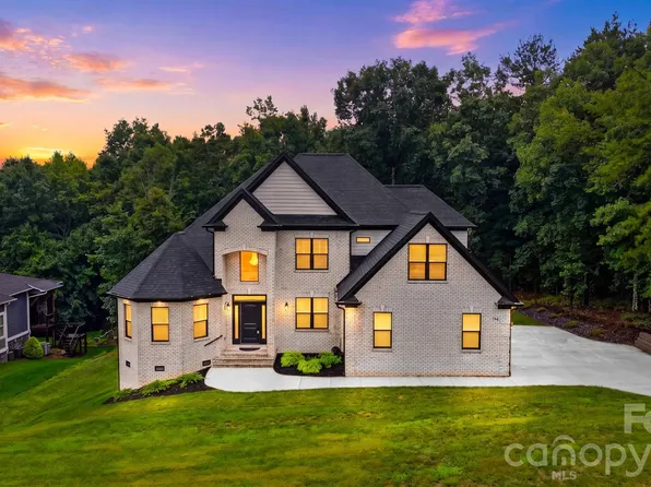 754 River Bend Dr, Granite Falls, NC 28630