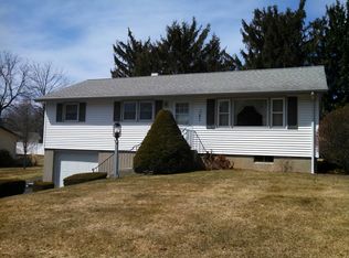 11 Glenside Ave, Hamburg, NJ 07419