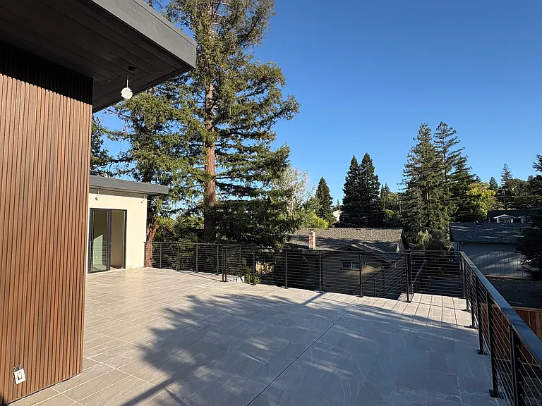 2411 Warren Ln #B — Photo 12