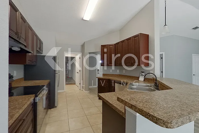 1 Malauka Radial Cir — Photo 8