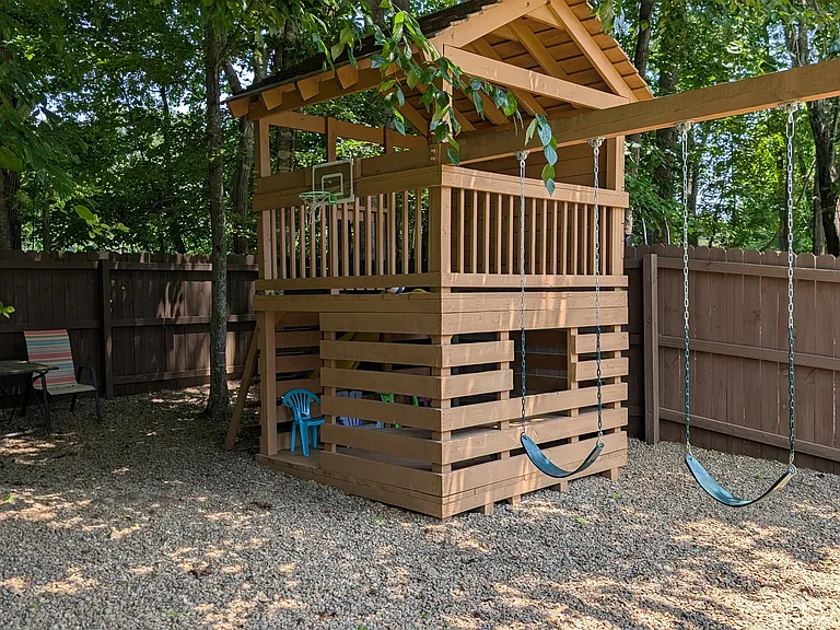 208 Woodland Creek Way — Photo 24