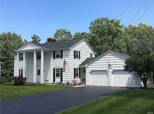 4576 Meadowridge Dr, Manlius, NY 13104