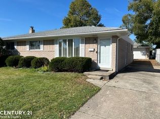 33465 Stonewood Dr, Sterling Heights, MI