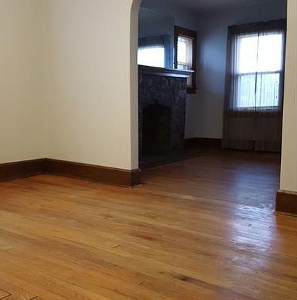 3rd image of 4856 Holmes Ave