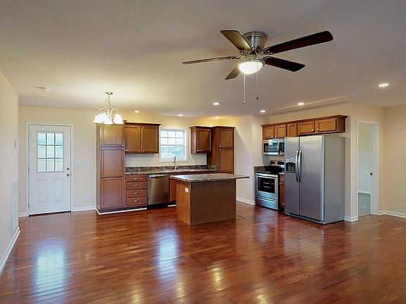 3rd image of 110 N Massengill
