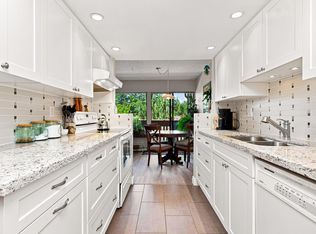 1059 Old Lillooet Rd, North Vancouver, BC V7J 3H6