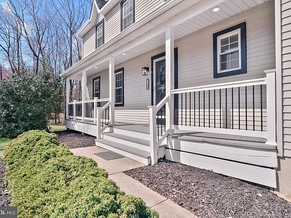 4th image of 1304 Blackwalnut Ct