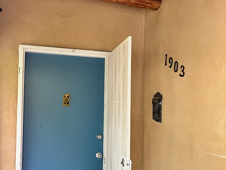 1903 Gold Ave SE #1 — Photo 4