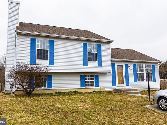 3rd image of 702 Dogwood Dell Ct