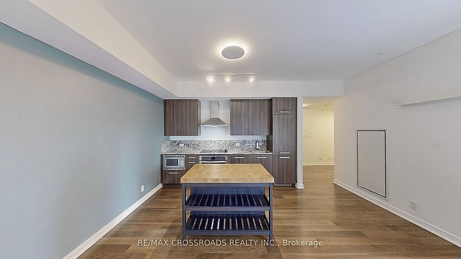 1st image of 15 Beverley St #505