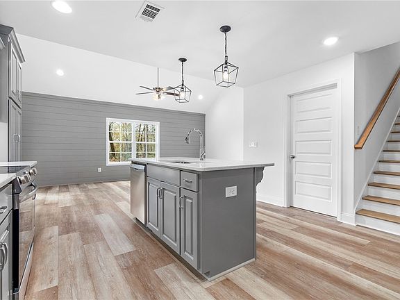 4th image of 1882 Lee Road 39