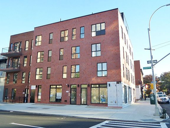 5th image of 766 Lafayette Ave #3B