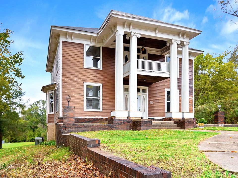 1st image of 1311 Walnut St