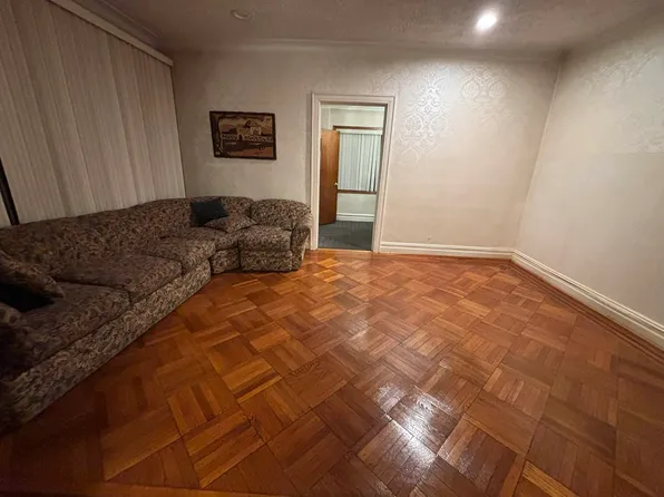 1754 East 22nd Street image 11 of 14