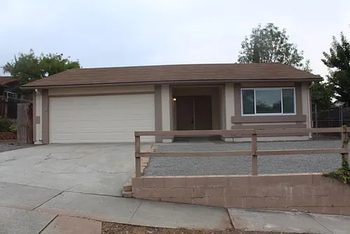 331 Rebecca Ave Photo 1
