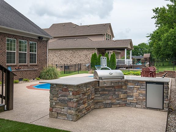 4th image of 106 Tipperton Ct